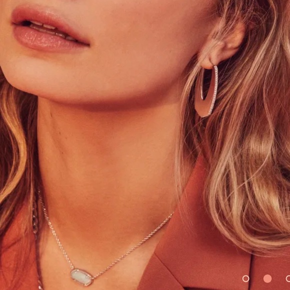 Kendra Scott Earrings - Picture 3 of 5